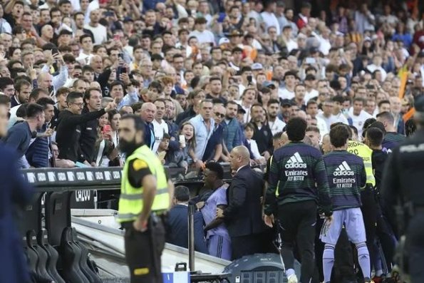 Qalmaqallı “Valensiya” - “Real Madrid” oyunundan sonra azarkeş ölüb