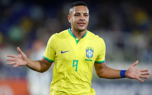 Braziliya millisinin hücumçusu “Barselona”ya keçib