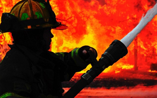 FHN: Ötən sutka 13 yanğına çıxış olub, 3 nəfər xilas edilib