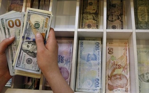 Lirə yeni antirekorda imza atdı