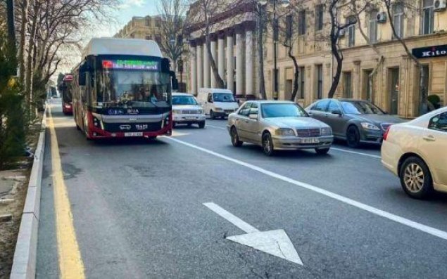 Bu küçədə avtobus zolağı nəzarətə götürüldü