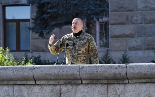 İlham Əliyev Xankəndidəki paradda çıxış etdi