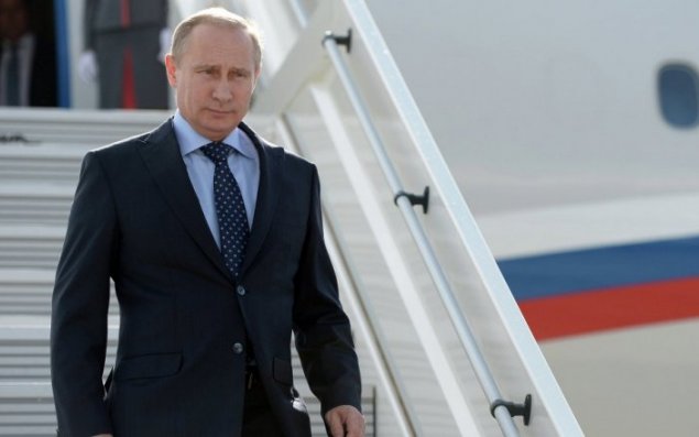 Putin Əbu-Dabiyə getdi