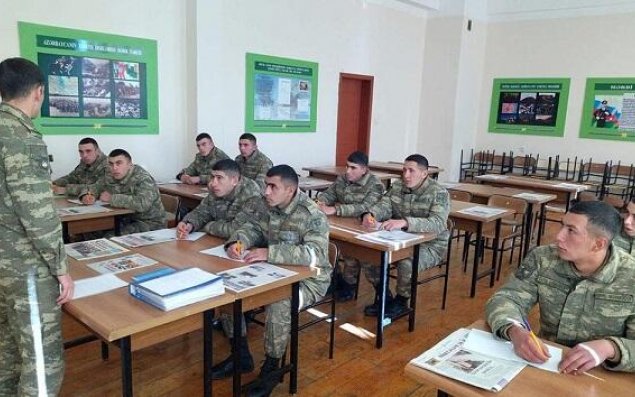 Ordumuzda ictimai-siyasi hazırlıq məşğələləri keçirilir