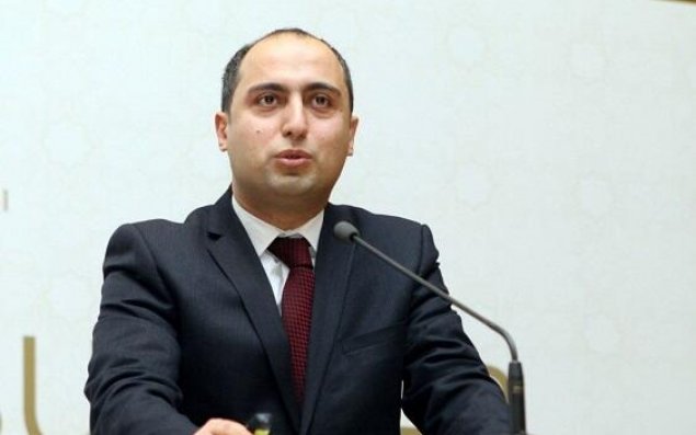 Kamera ilə müəllimin arxasınca düşüb çəkmək olmaz