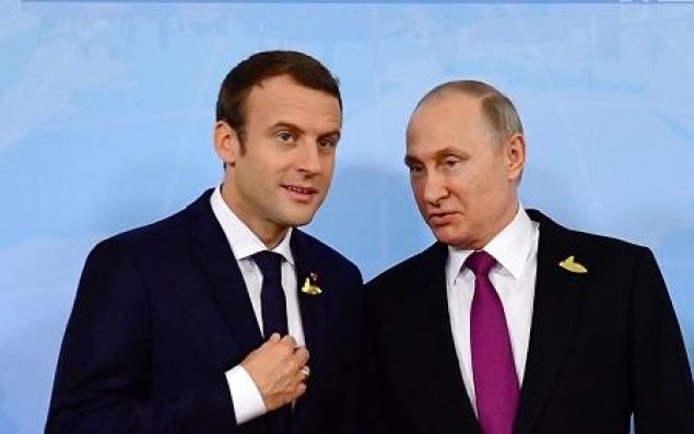 Makrondan Putinə: Biz də bu savaşa hazırıq!