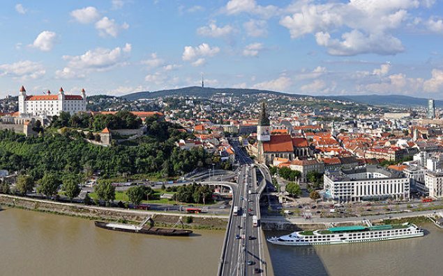 Bu ölkə sakinləri Ukrayna üçün 4 milyon avro topladı