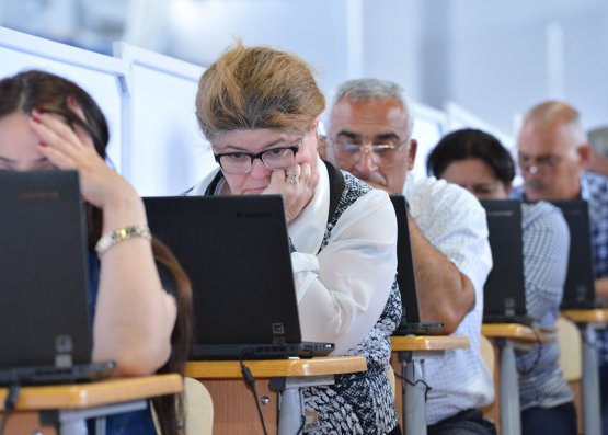 Kəsilən 4 min müəllimin yerinə sentyabrda işə kim gələcək?