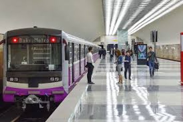 Bakı metrosuna daha 2 yeni qatar gətirildi