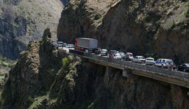 Ermənistanın Rusiyaya yeganə yolu bağlandı