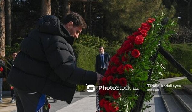 Messi Heydər Əliyevin məzarını ziyarət etdi - Foto