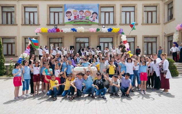 “İnkişafa Doğru” İB-dən məktəblilərə dəstək