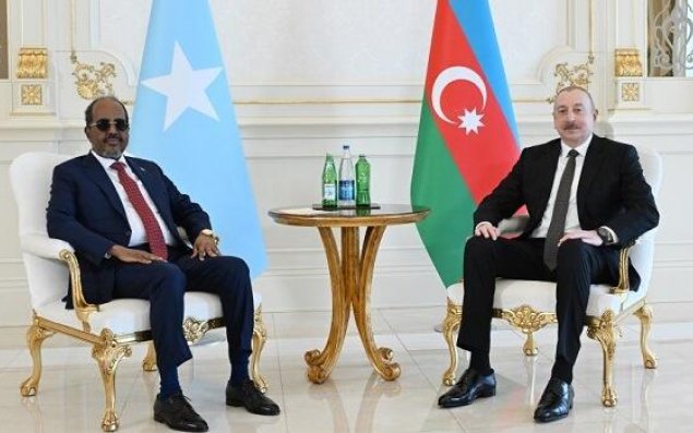 Prezidentlərin təkbətək görüşü başladı