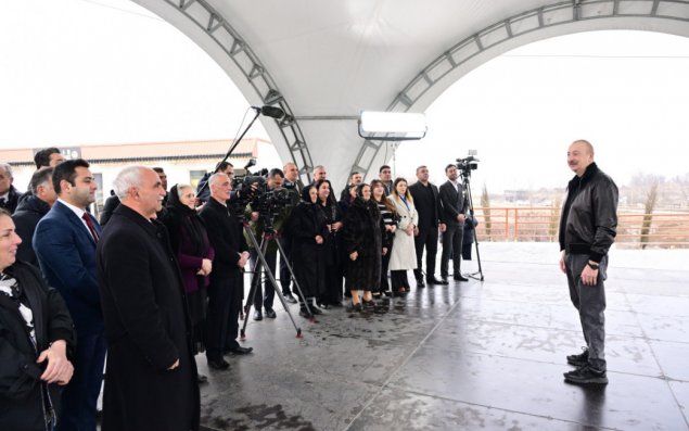 Prezident Xocalının Ballıca kəndində görülən işlərlə tanış olub, bir qrup sakinlə görüşüb - FOTO - YENİLƏNİB