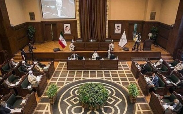 İran məhkəməsi britaniyalı səyyahları həbs etdi