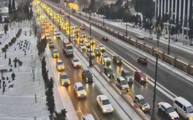 Bakıda bir sıra yollarda sıxlıq var - SİYAHI