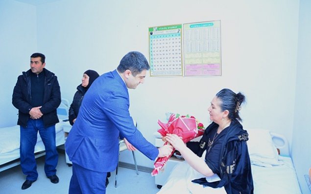 Seymur Orucov şəhid anasını ziyarət etdi - Fotolar