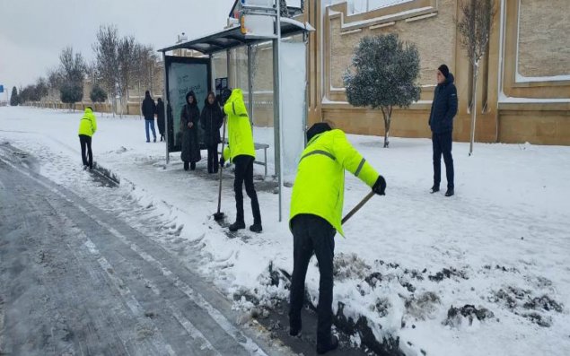 Paytaxtda qardan təmizləmə işləri davam edir