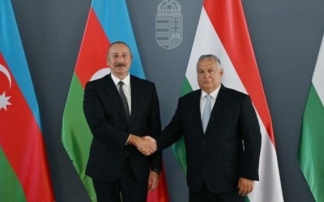 Əliyevlə Orban mətbuata birgə bəyanatla çıxış etdi