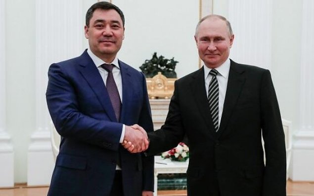 Putin Japarovla görüşdü