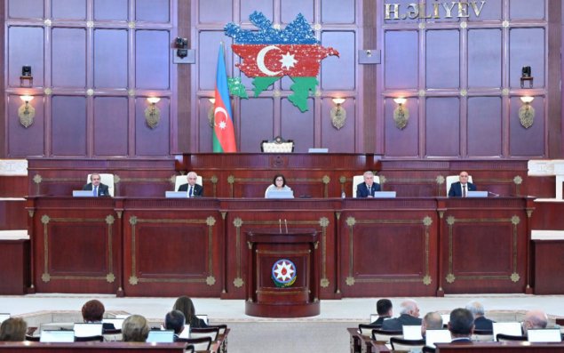 Konstitusiya Məhkəməsinin yeni təyin olunmuş hakimləri Milli Məclisdə and içib