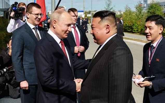 Putin Kim Çen İni Moskvaya dəvət etdi
