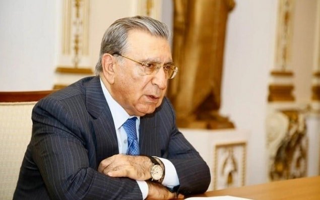 Ramiz Mehdiyev ev dustaqlığını bu villasında çəkir - Foto