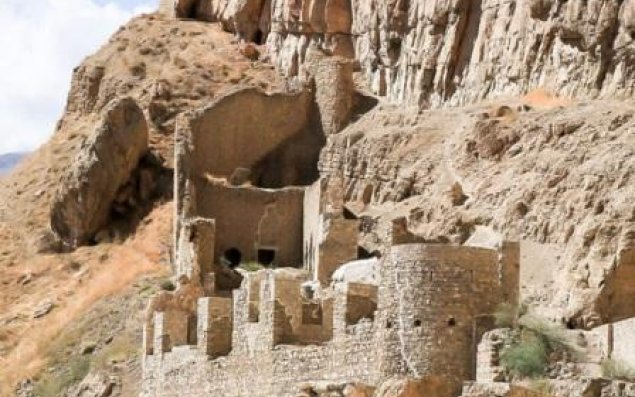 Azərbaycanlılar bu qalaya görə “canlı zəncir” yaratdı