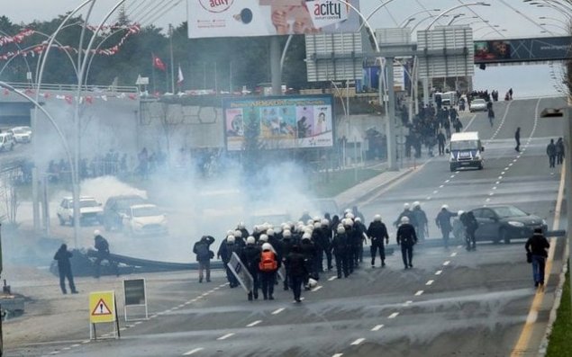 Bu ölkədə seçki etirazları: 700 nəfər öldü