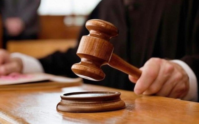 3 hakim təqaüdə göndərildi