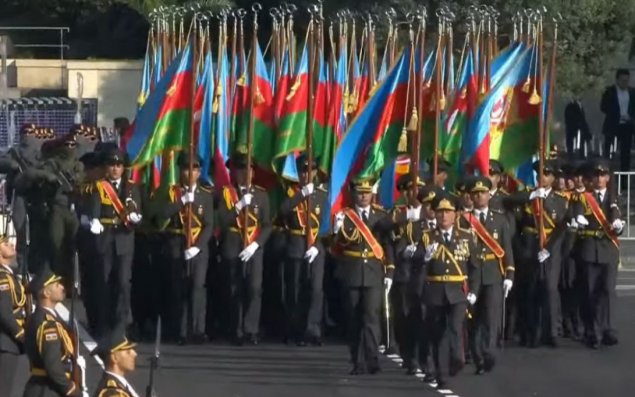 Hərbi parada Kərim Vəliyev komandanlıq edir