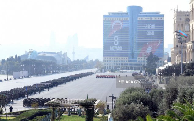 İlk dəfə hərbi paradda İnsansız Sistem Qoşunlarının heyəti keçid edib