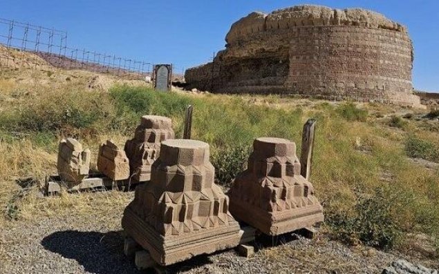 Təbrizdə 750 illik tarixi abidə dağıdıldı