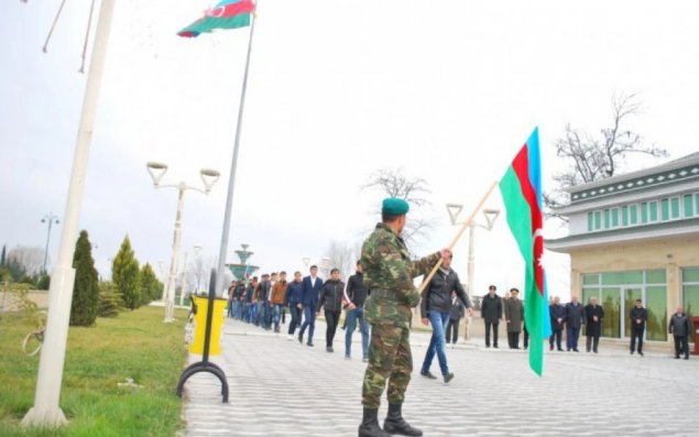 Hərbi xidmətə çağırılan şəxsin dövlət qulluğuna xitam verilə bilər