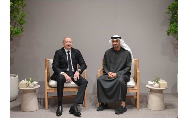 Prezident İlham Əliyev Əbu-Dabidə BƏƏ lideri ilə görüşüb