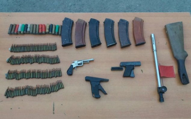 Dünən polis xeyli sayda silah-sursat aşkarlayıb