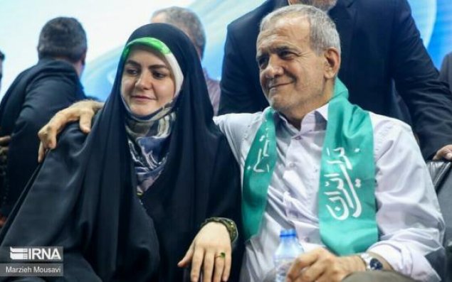 Pezeşkianın qızı Bakıda Azərbaycan dilində şeir dedi - Video