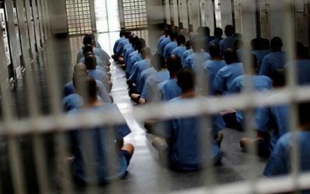 İranda minlərlə məhbus aclıq aksiyası keçirdi