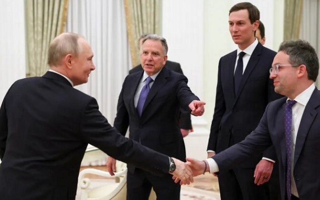 Trampın Putinlə görüşə göndərdiyi “3-cü şəxs” kimdir?