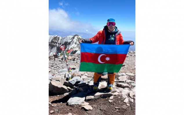 FHN-in əməkdaşı Akonkaqua zirvəsini fəth edib - FOTO