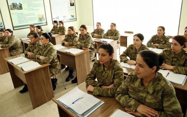 Qadınlar üçün müddətdən artıq həqiqi hərbi xidmət azaldılır
