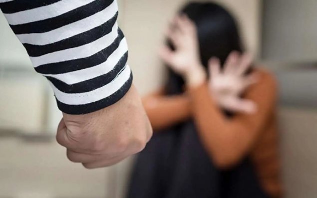 Bu ölkədə qadınları döyməyə rəsmi icazə verildi