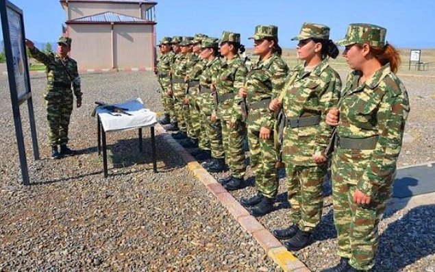 Qadın hərbçilərlə bağlı bu təklif ilk oxunuşdan keçdi