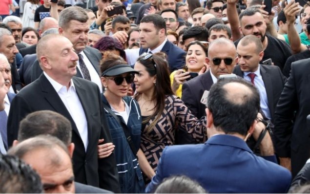 Ölkə başçısı tək deyil, Azərbaycan və 50 milyon azərbaycanlı ilə addımlayır!