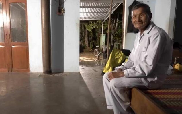 80 yaşı var, 60 ildir yatmır - FOTO