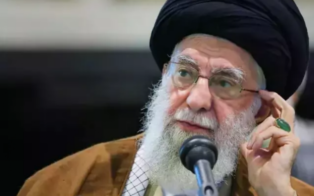 Xameneinin olduğu yerin koordinatlarını kim verib?