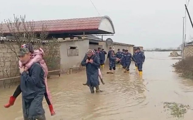 Xaçmazda 22 nəfər təhlükəsiz əraziyə təxliyə edildi - Video