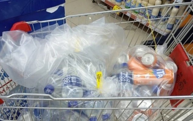 Marketdə istehlaka yararsız məhsullar aşkarlandı