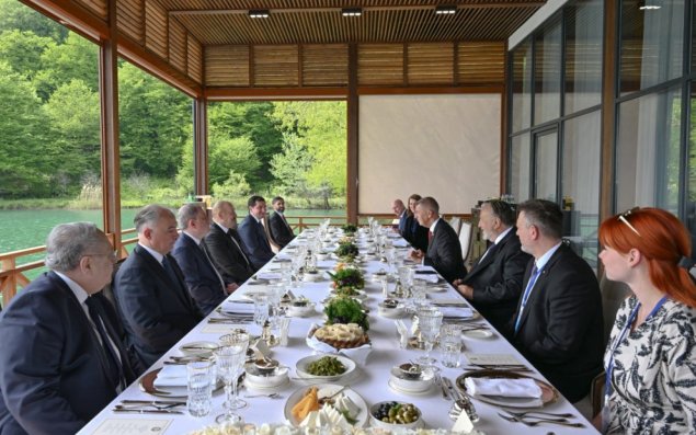 Qəbələdə Prezident İlham Əliyevin adından Çexiyanın Baş nazirinin şərəfinə rəsmi lanç verilib