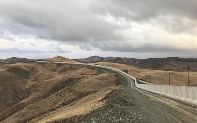 İranın Ermənistana yolu bağlandı